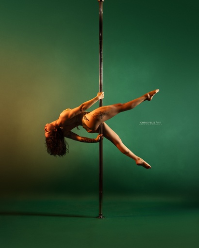 Pole dance initiation